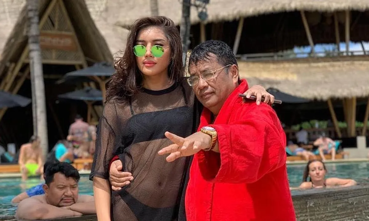 Liburan Bareng, Hotman Paris Mengaku Naksir Millendaru