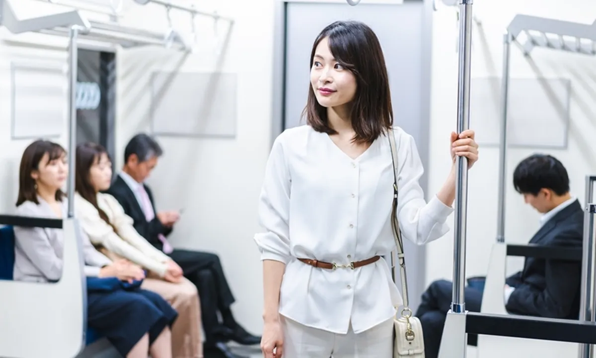 Life Hacks buat Pekerja Kantoran yang Sering Commuting, Biar Bebas Sakit Pinggang di Jalan!