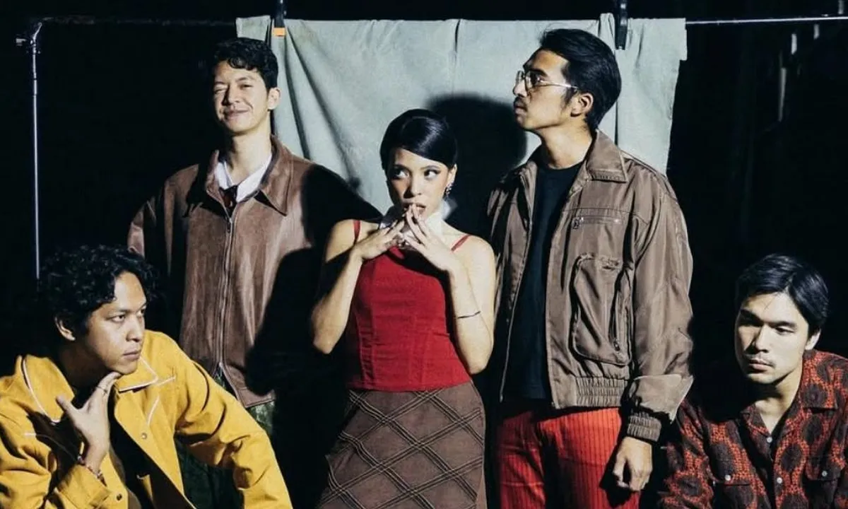 Lirik Lengkap Lagu-Lagu Terpopuler Lomba Sihir, dari Ribuan Memori hingga Nirrlaba