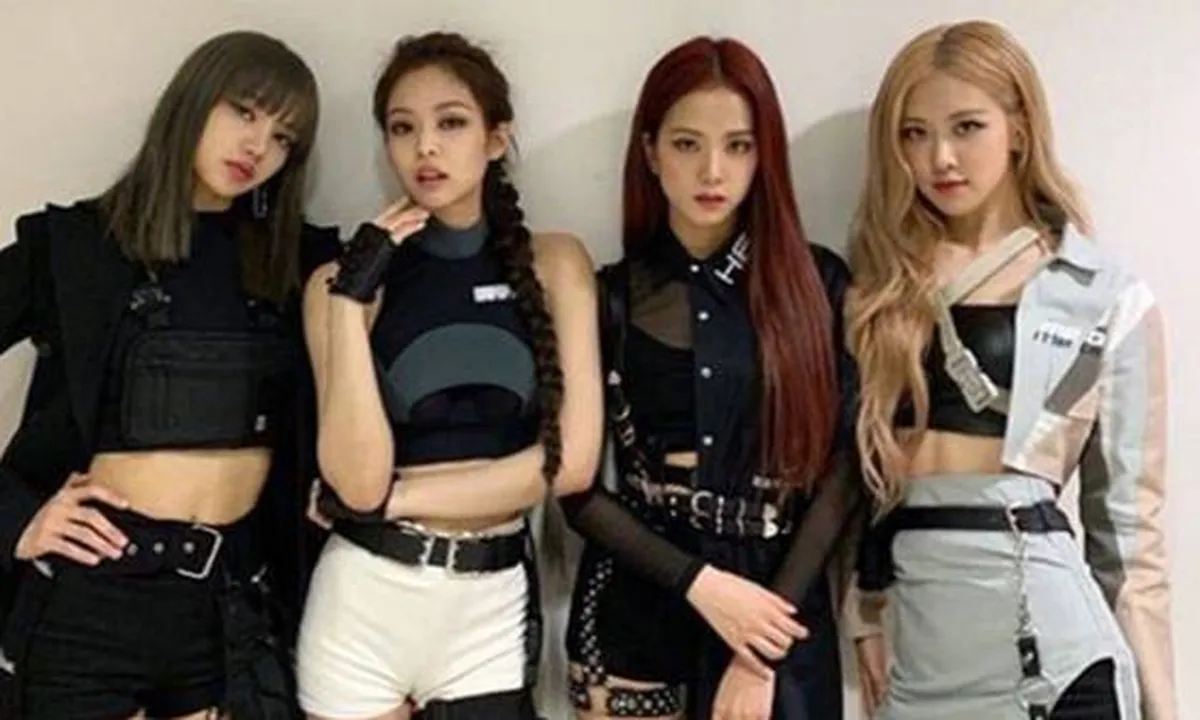 Lisa dan Rose BLACKPINK Menangis, yang Dilakukan Jisoo Bikin Melting