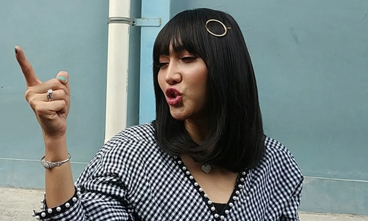Lucinta Luna Operasi Kelopak Mata, Gara-Gara Ketimpuk Durian