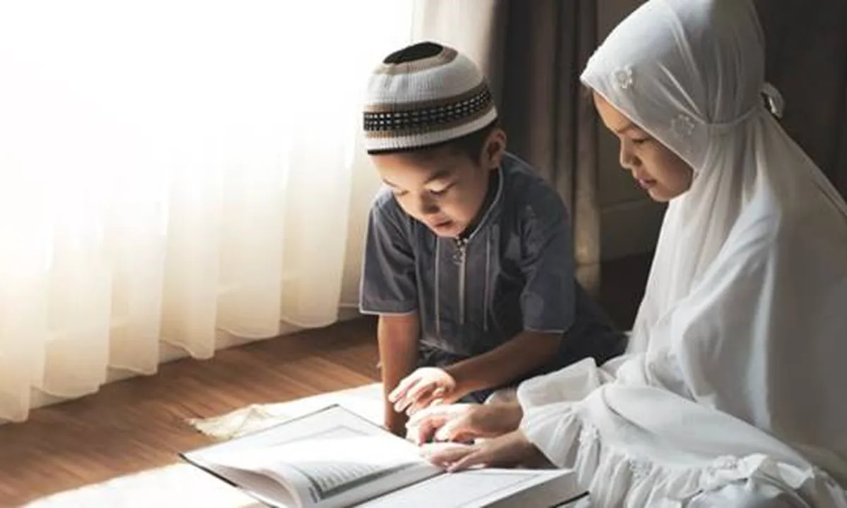 Macam Akhlak dalam Islam Beserta Pengertian, Contoh dan Manfaat