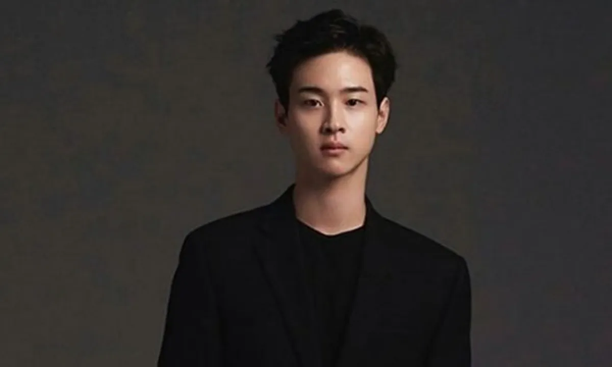 Main Drama 'SEARCH' Bareng Krystal, Visual dan Lengan Kekar Jang Dong Yoon Jadi Sorotan