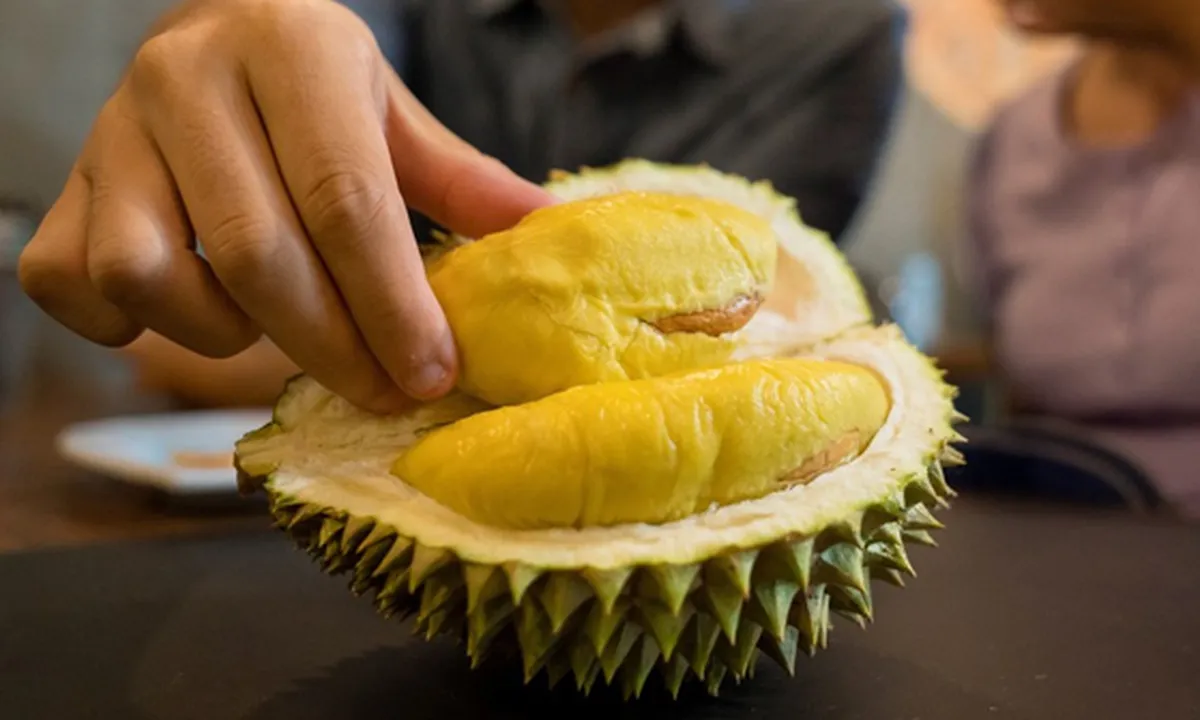 Makan Durian Berlebihan, Sopir Angkot Ditemukan Tewas di Tangerang