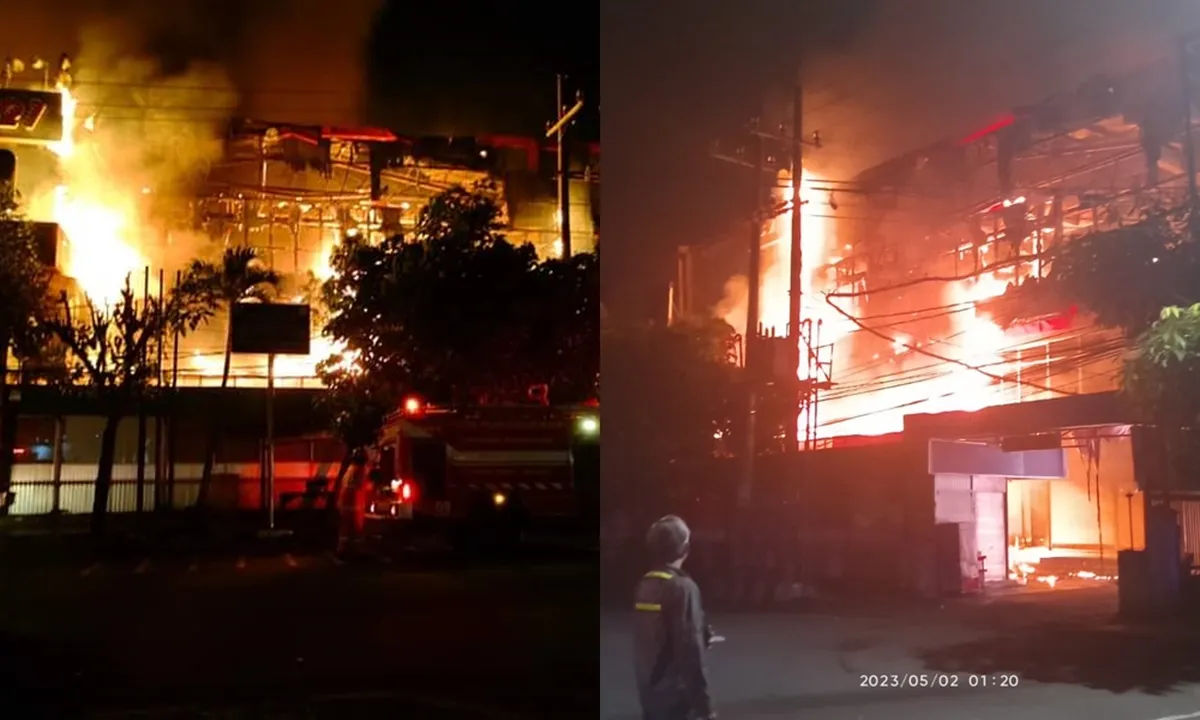 Malang Plaza Terbakar Dini Hari, Ratusan Kios Hangus Terbakar