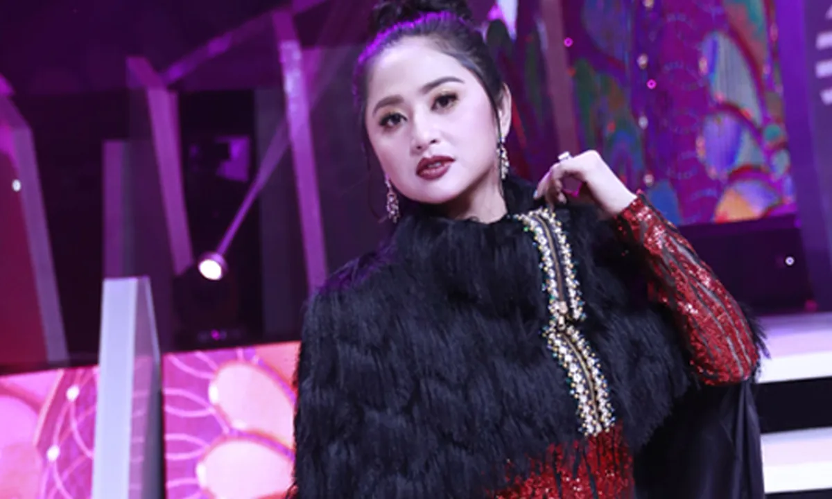 Masuk Masa New Normal, Dewi Perssik: Akhirnya Bisa Ngemall Lagi!