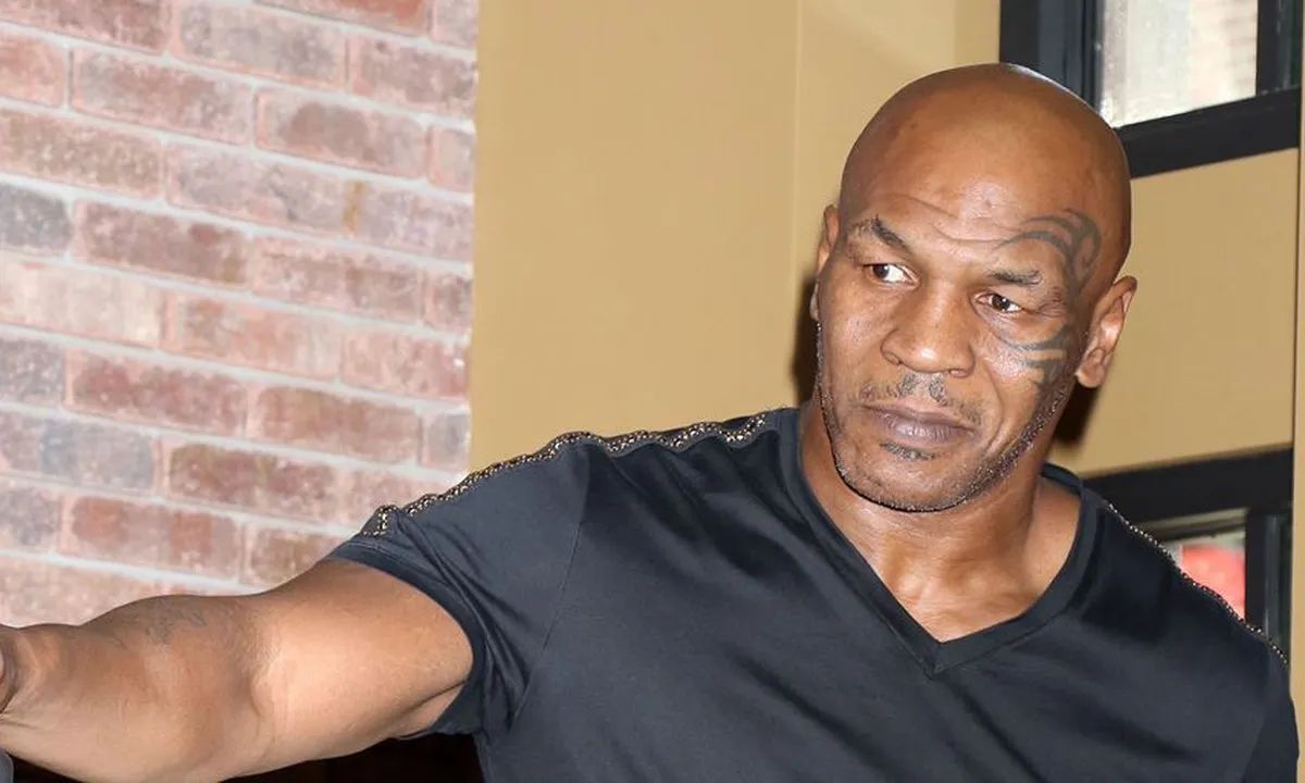 Mike Tyson Geram Jadi 'Sasaran' Telur Pemecah Rekor