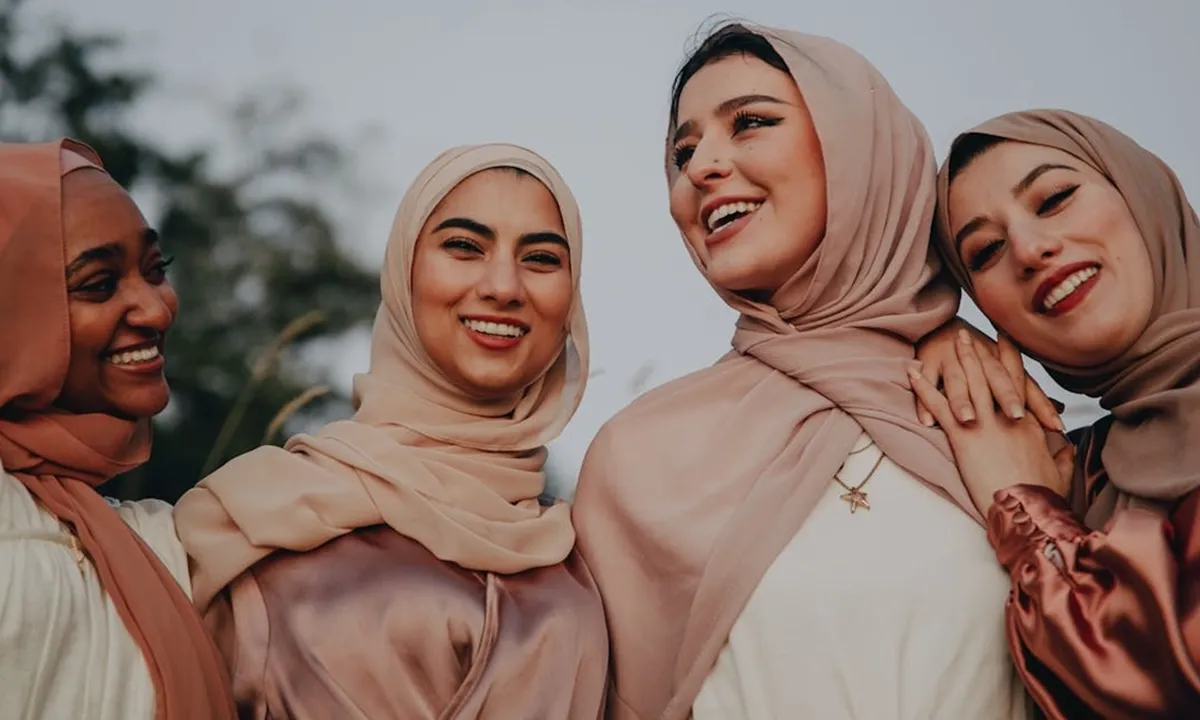 Mix and Match Baju Lebaran Kaftan agar Tampil Modis - Menawan