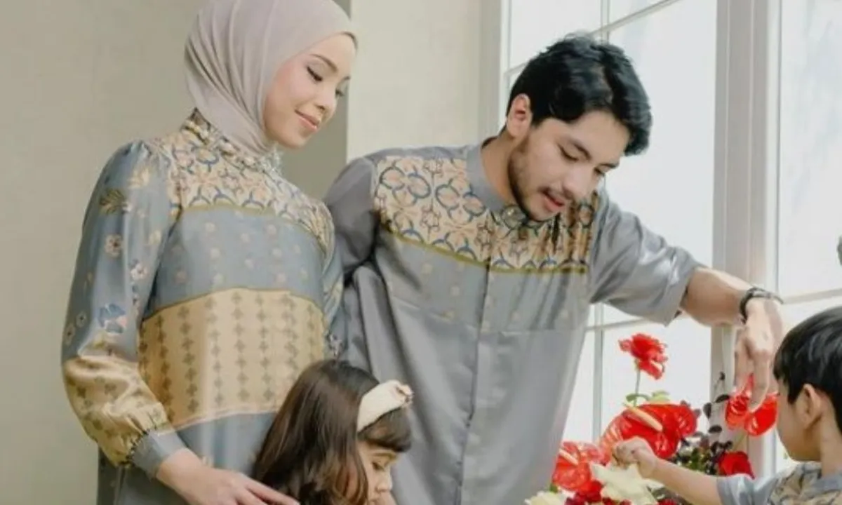 Model Baju Couple Lebaran 2024, Tampil Serasi dengan Keluarga
