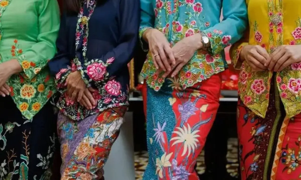 Model Kebaya Modern Kekinian, Tampil Anggun dengan Rok atau Hijab