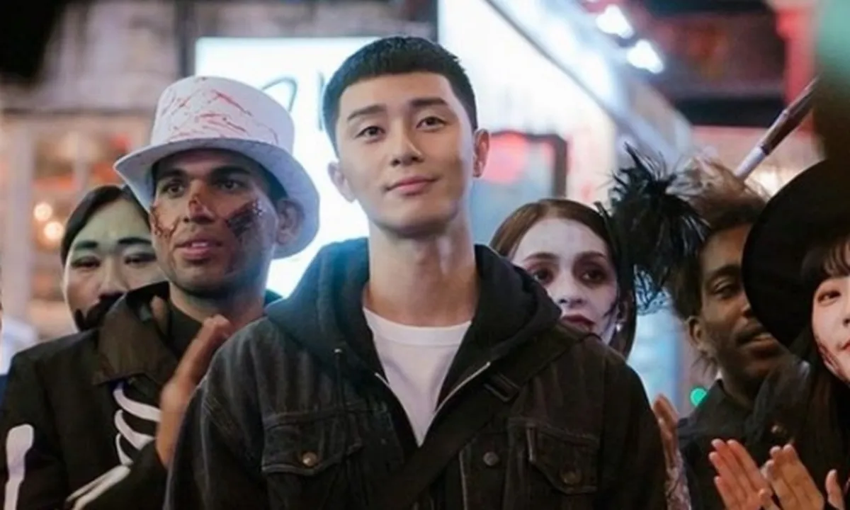 Model Rambut Botaknya Ramai Ditiru, Begini Pendapat Park Seo Joon