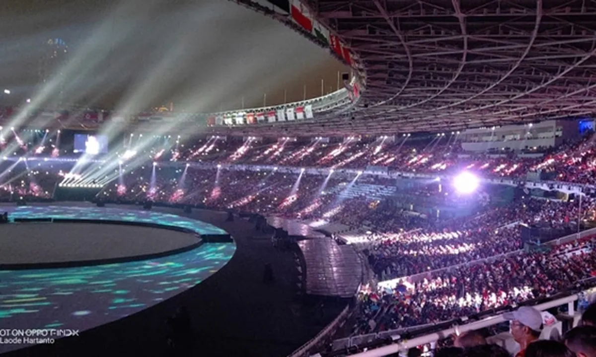 Momen Pengibaran Bendera - Marching Band Meriahkan Penutupan Asian Games 2018
