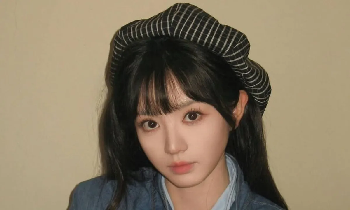 Momen Tian Xiwei Keluar Rumah Cuma Pakai Piyama Perlihatkan Wajah Bare Face