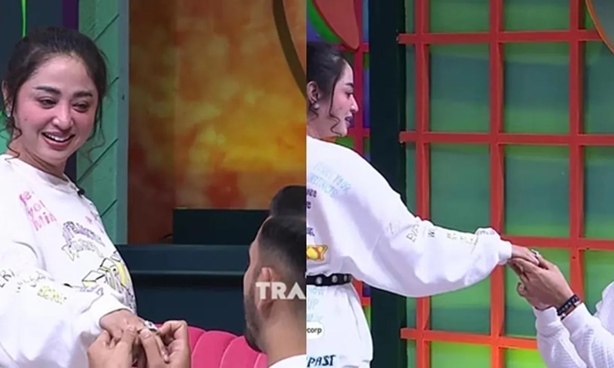 Move On Dari Angga Wijaya, Dewi Perssik Dilamar Rian Ibram?