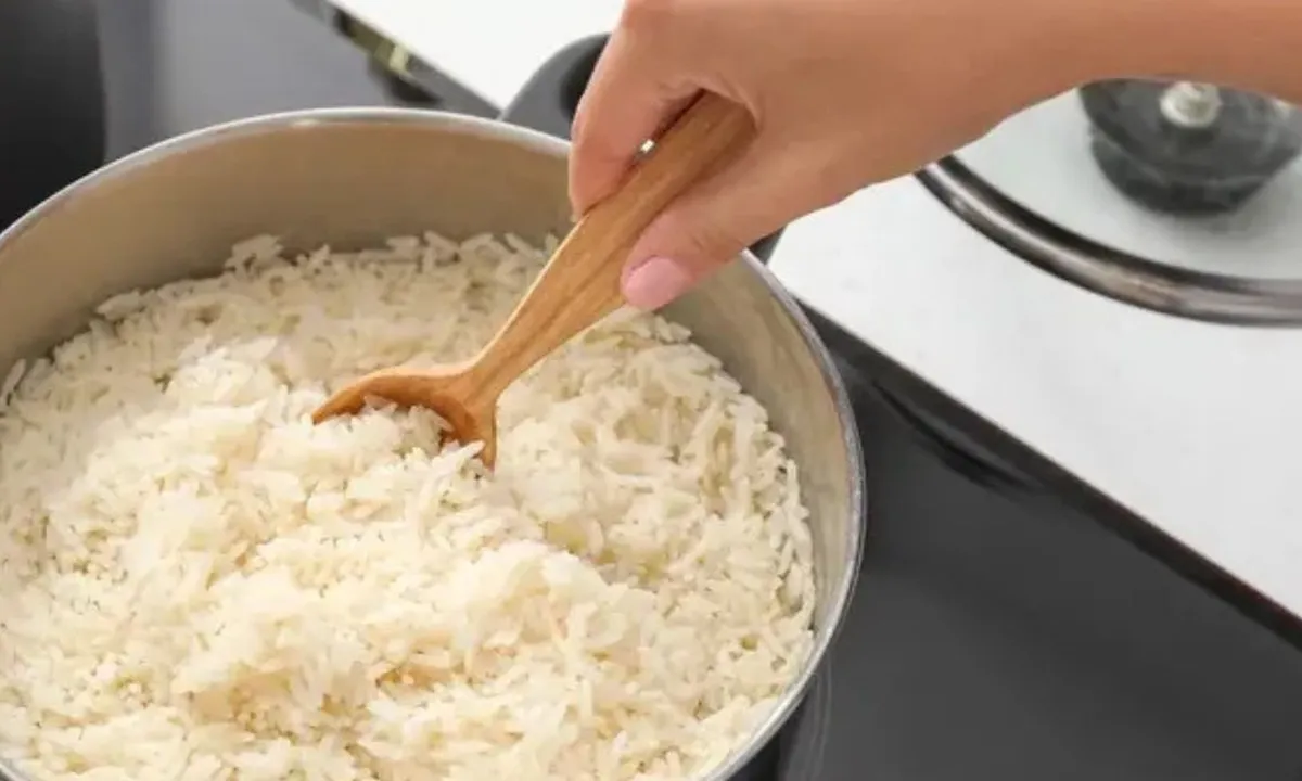 Nasi Panas vs. Nasi Dingin, Pilihan Sehat Mana yang Lebih Menguntungkan?