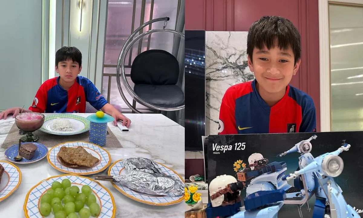 Ngabuburit Seru Rafathar Susun Lego Vespa
