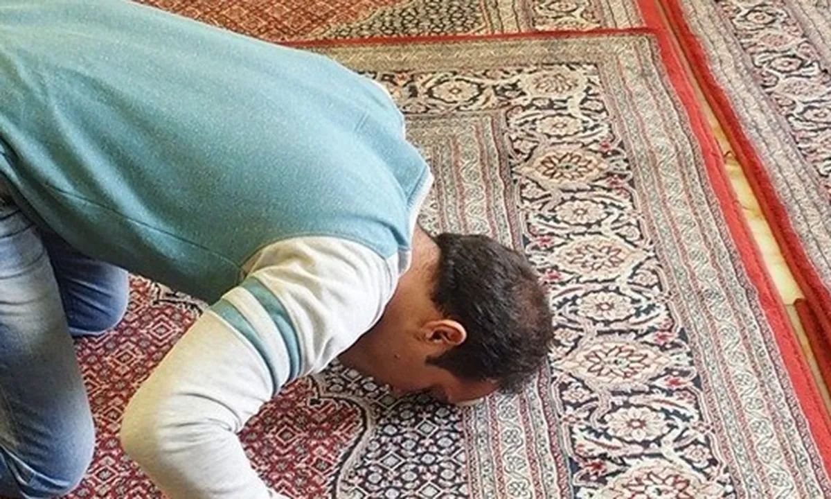 Niat Sujud Tilawah dan Tata Caranya Lengkap Beserta Doanya yang Perlu Diketahui Umat Muslim