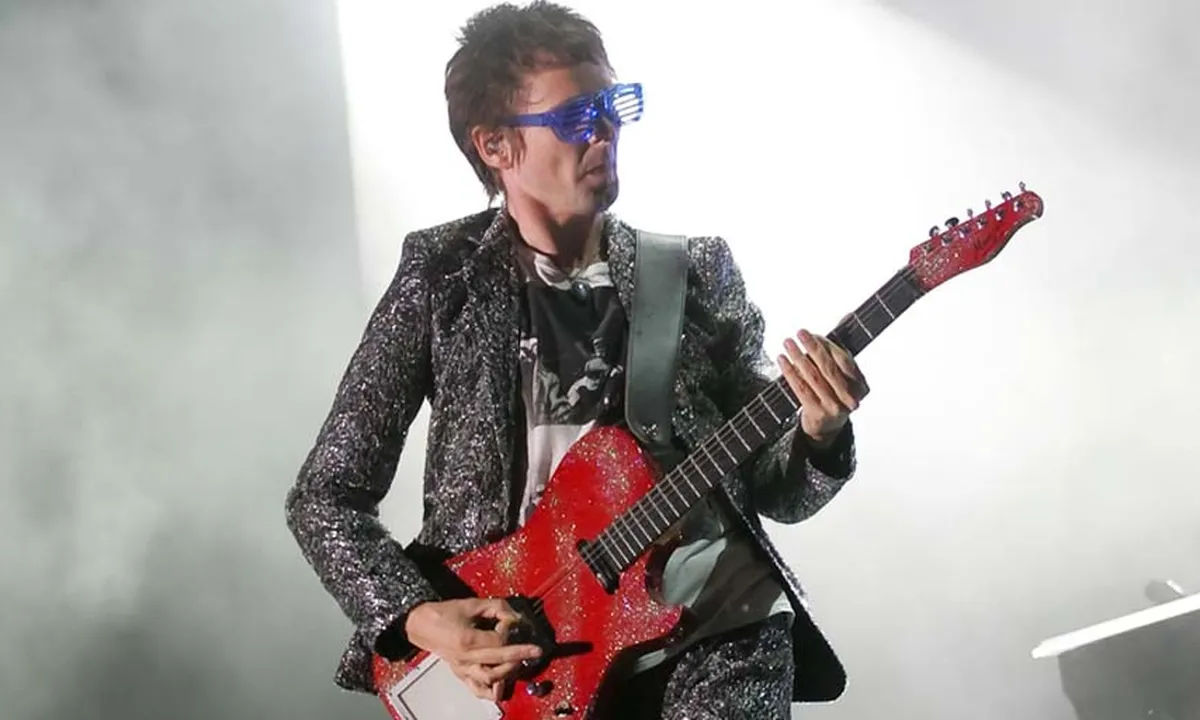 Nih! 7 Gitaris Dengan Signature Model Milik Mereka Sendiri
