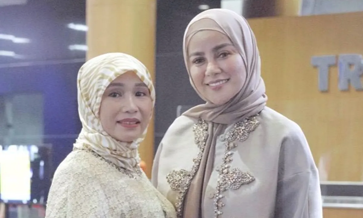 Olla Ramlan Bocorkan Rahasia Wajah Cantiknya