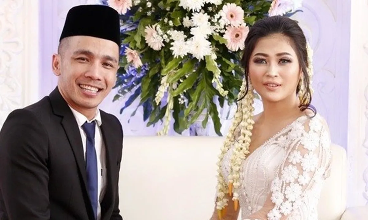 Ovi Sovianti dan Suami Akui Berpindah Keyakinan