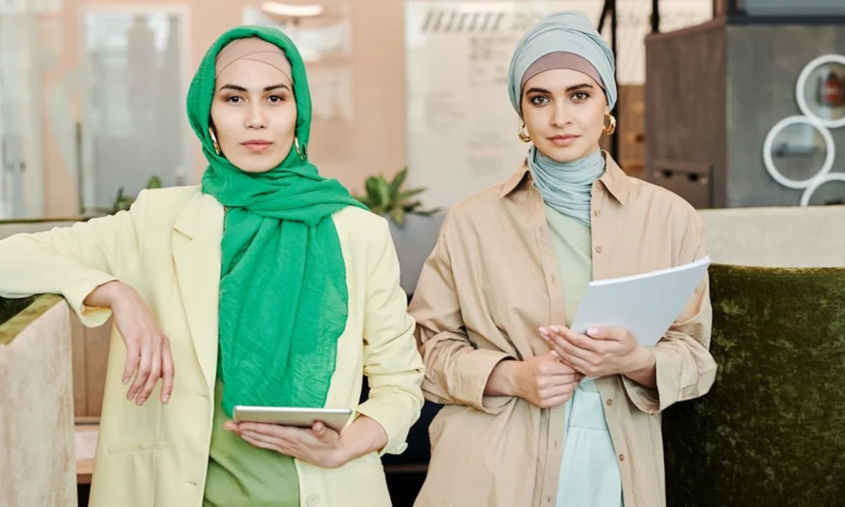 Padu Padan Outfit Hijab Warna Pastel untuk Tampilan Manis dan Fresh