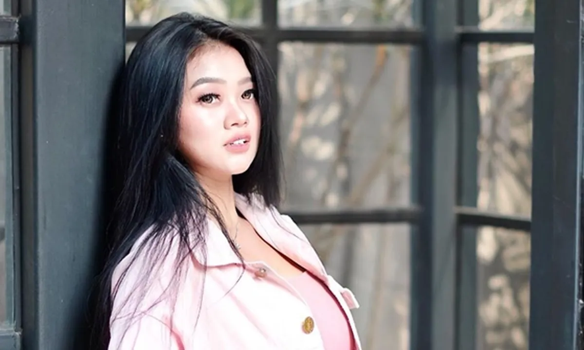 Pedangdut Olivia Noor Dibully Karena Ayahnya Tukang Buah