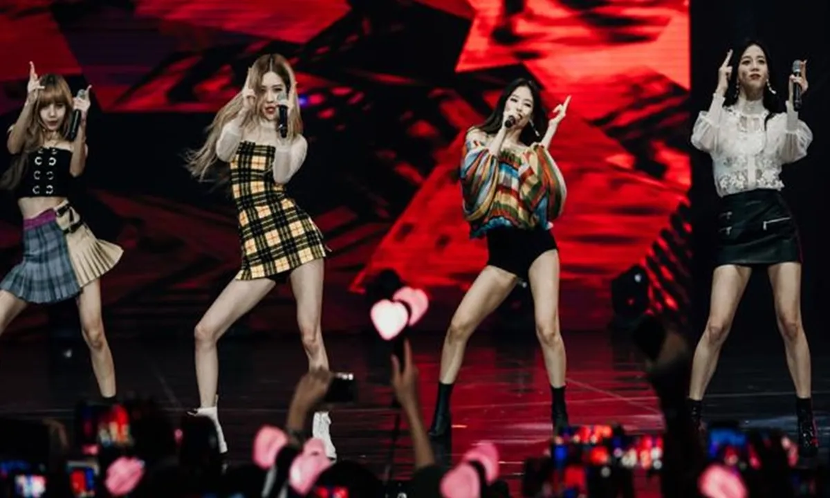 Penampilan BLACKPINK Disambut Histeris Fans