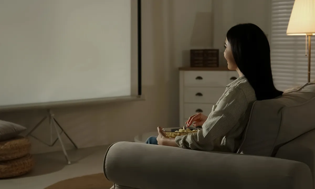 Pengen Suasana Bioskop di Rumah? Proyektor Mini Ini Wajib Masuk Wishlist!