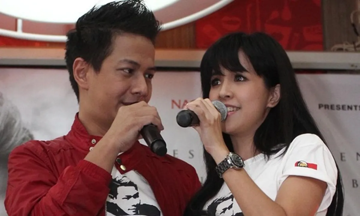 Perceraian Yeslin Wang - Delon Bisa Jadi Karena Anjing dan Anak
