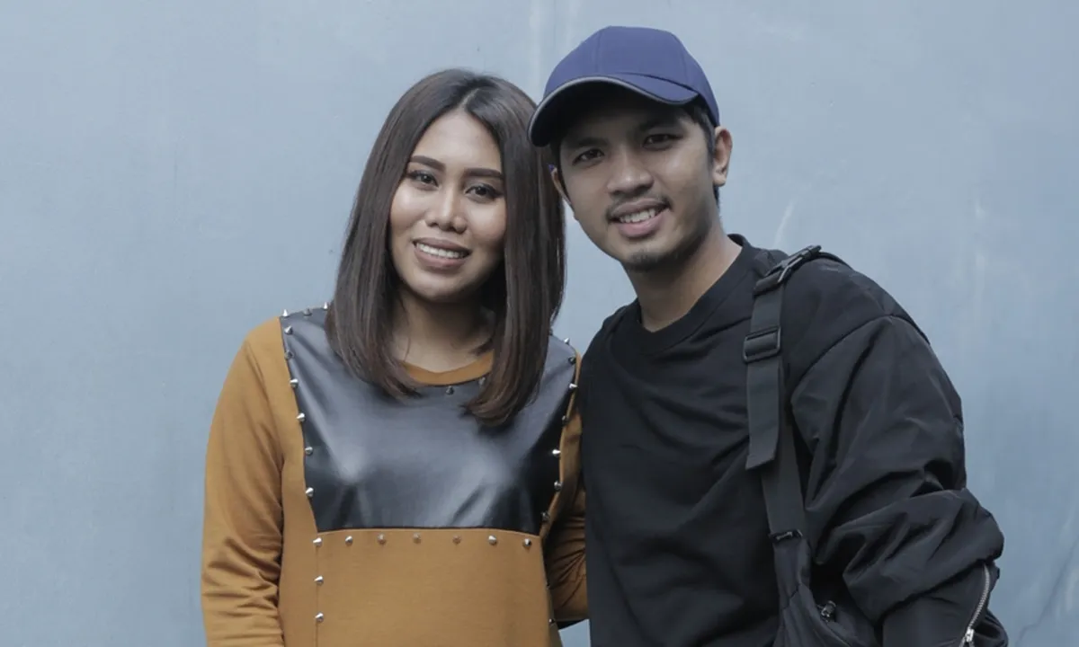 Pernah Disebut Pengangguran, Suami Hadiahi Evi Masamba Mobil Mewah