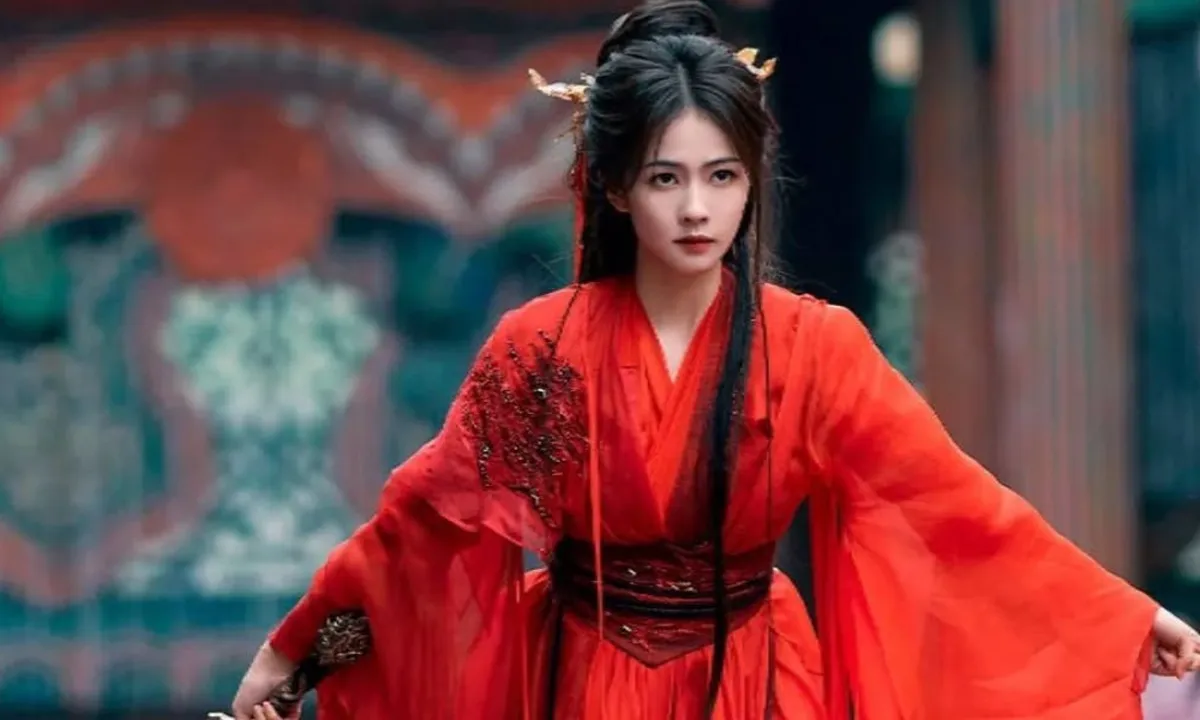 7 Potret Aktris China Saat Pakai Hanfu Merah, Ada Zhao Lusi Cantiknya Memukau