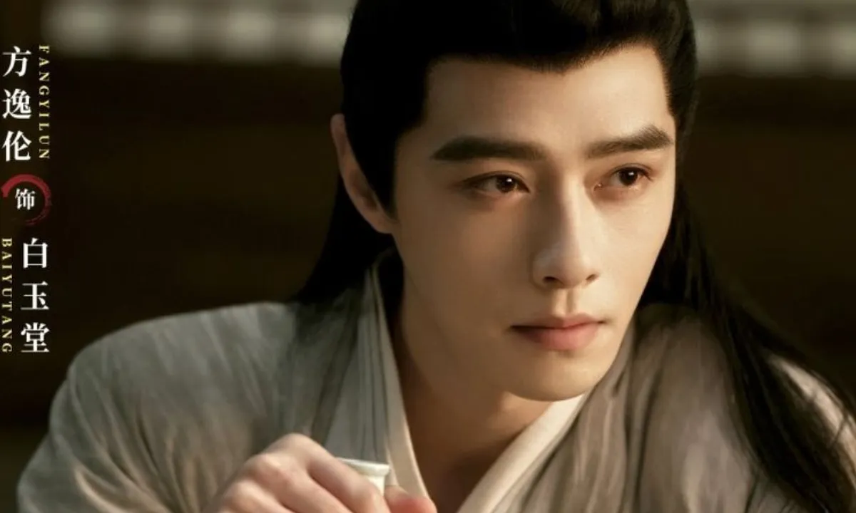 Potret Fang Yilun di BTS Drama China ZHAN ZHAO ADVENTURES
