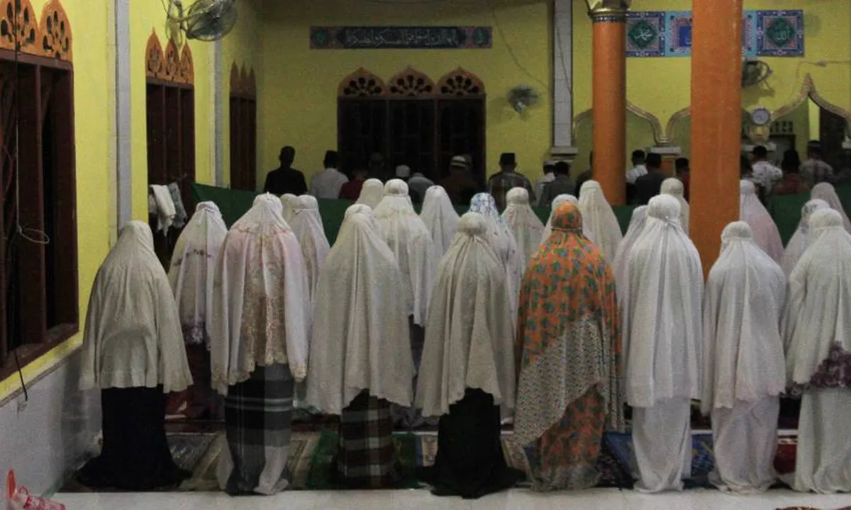 Potret Salat Taraweh Terlama di Indonesia, Durasinya 8 Jam!