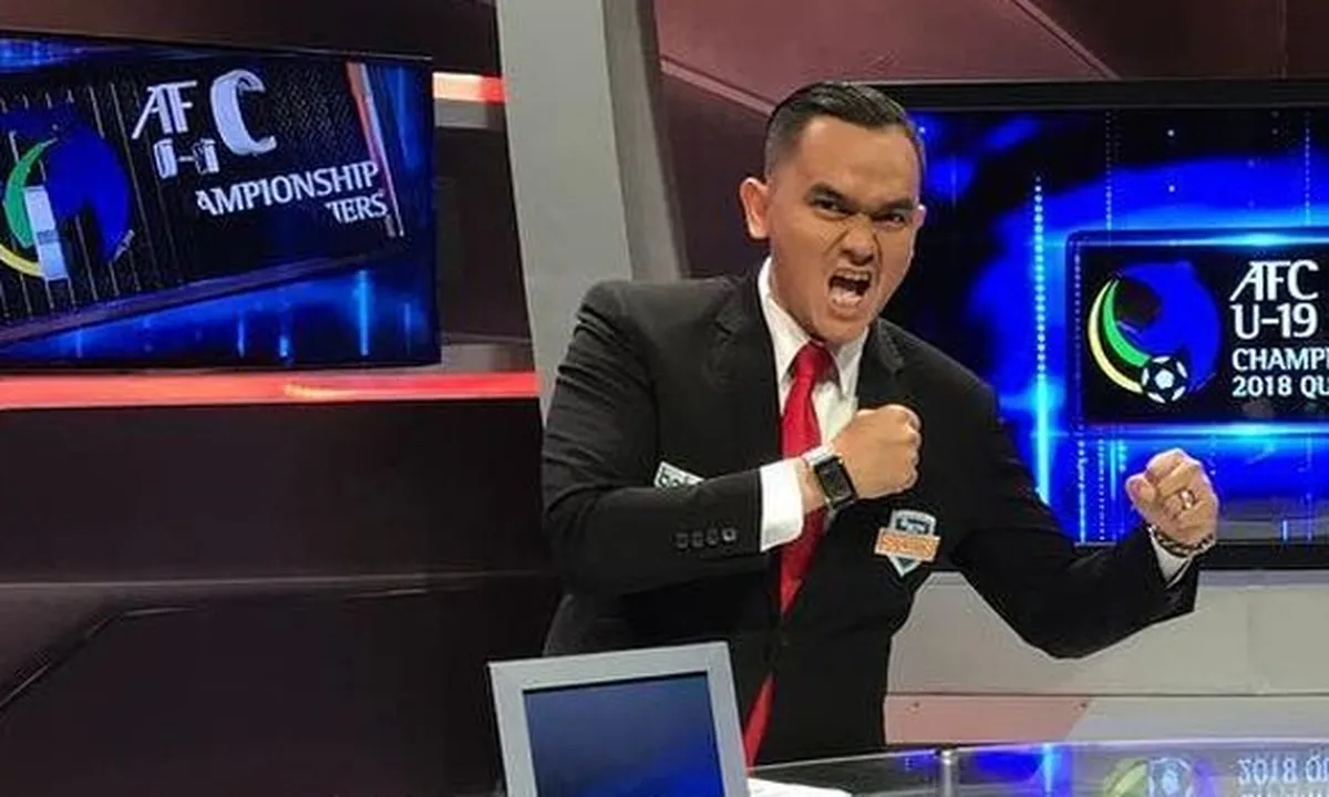 Potret Suasana di Balik Layar Komentator Bung Valentino Jebret, Enerjik Banget!