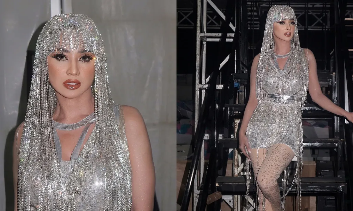 Potret Terbaru Dewi Perssik saat Manggung dengan Gaya Cleopatra Bling-Bling