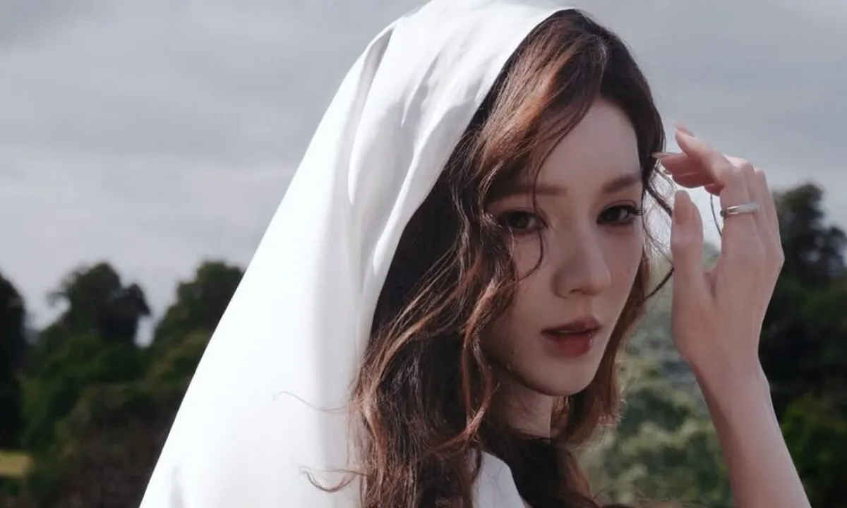 5 Potret Zhang Yuxi dalam Berbagai Pemotretan, Gaya Elegan bak Putri Kerajaan