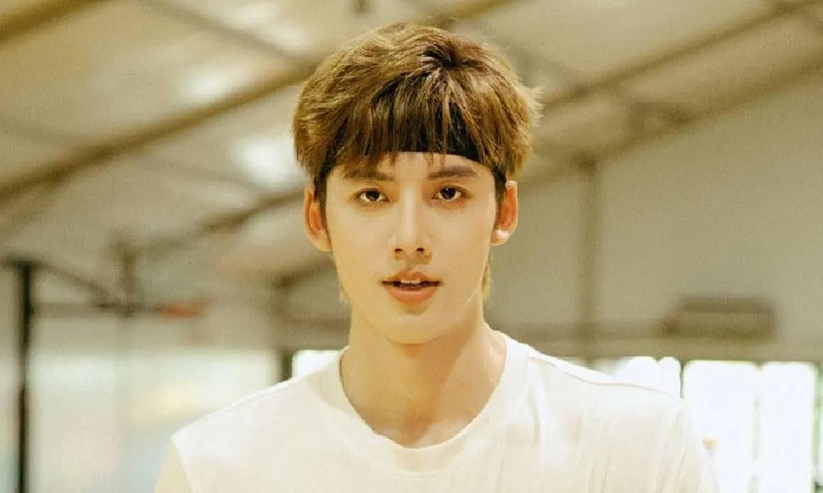 Profil Aaron Deng, Aktor China Tampan yang Punya Pesona Menawan