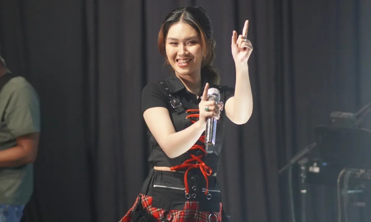 Profil Dike Sabrina, Sinden yang Kini Viral di Dangdut