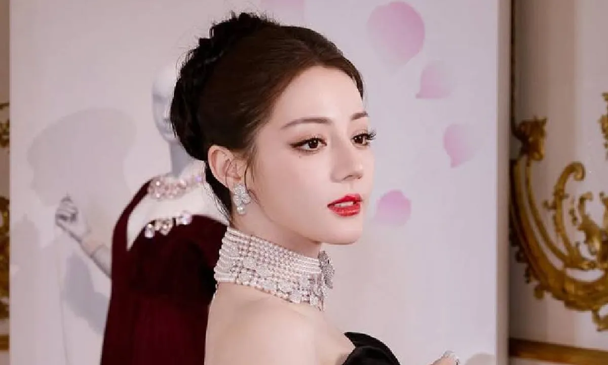 Profil Dilraba Dilmurat, Biodata Lengkap dan Fakta Menarik Aktris China yang Beragama Islam