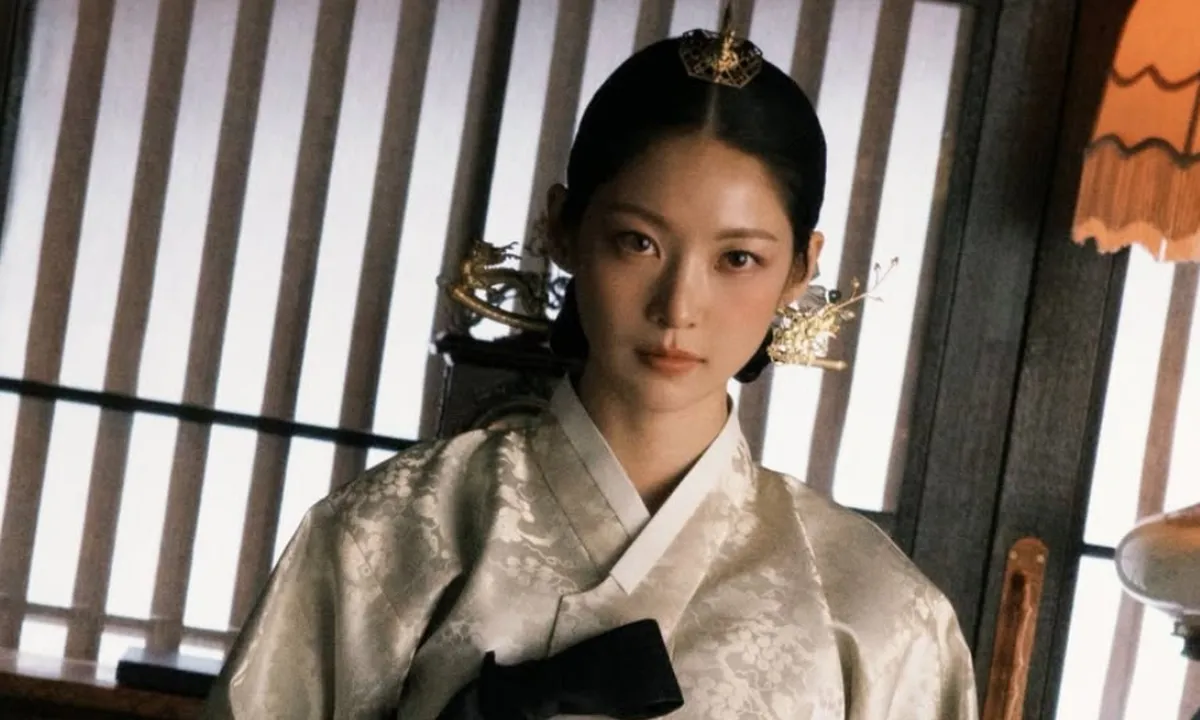 Profil Gong Seung Yeon: Pemeran Ibu Suri dalam drama Perfect Crown