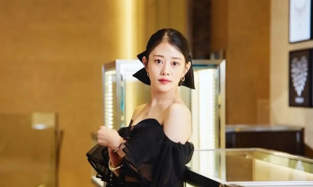 Profil Mitsuki Takahata, Aktris Cantik yang Bintangi KOKUHO dan 5 CM PER SECOND Live Action
