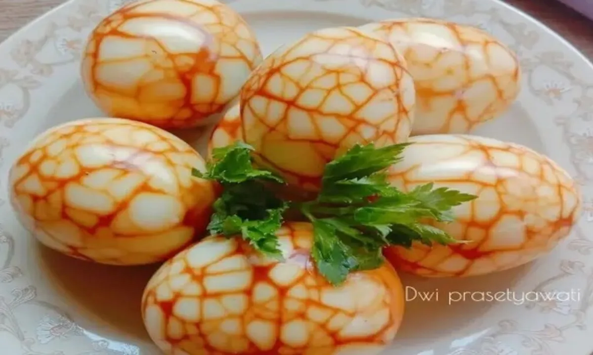 Rahasia Membuat Telur Pindang Batik dengan Motif Unik dan Rasa Gurih