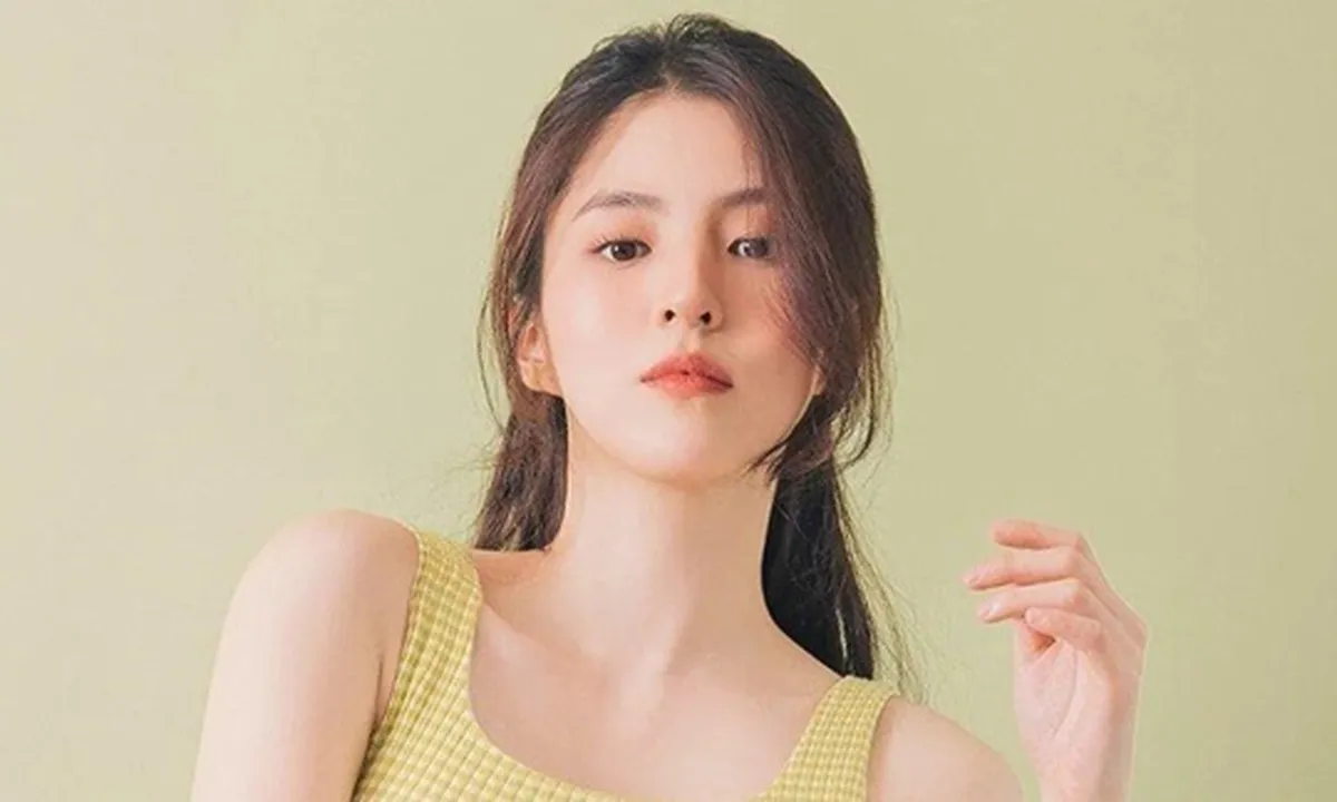 Ramai Kasus Penipuan Ibunya, Netizen Bahas Keakraban Han So Hee dan Neneknya