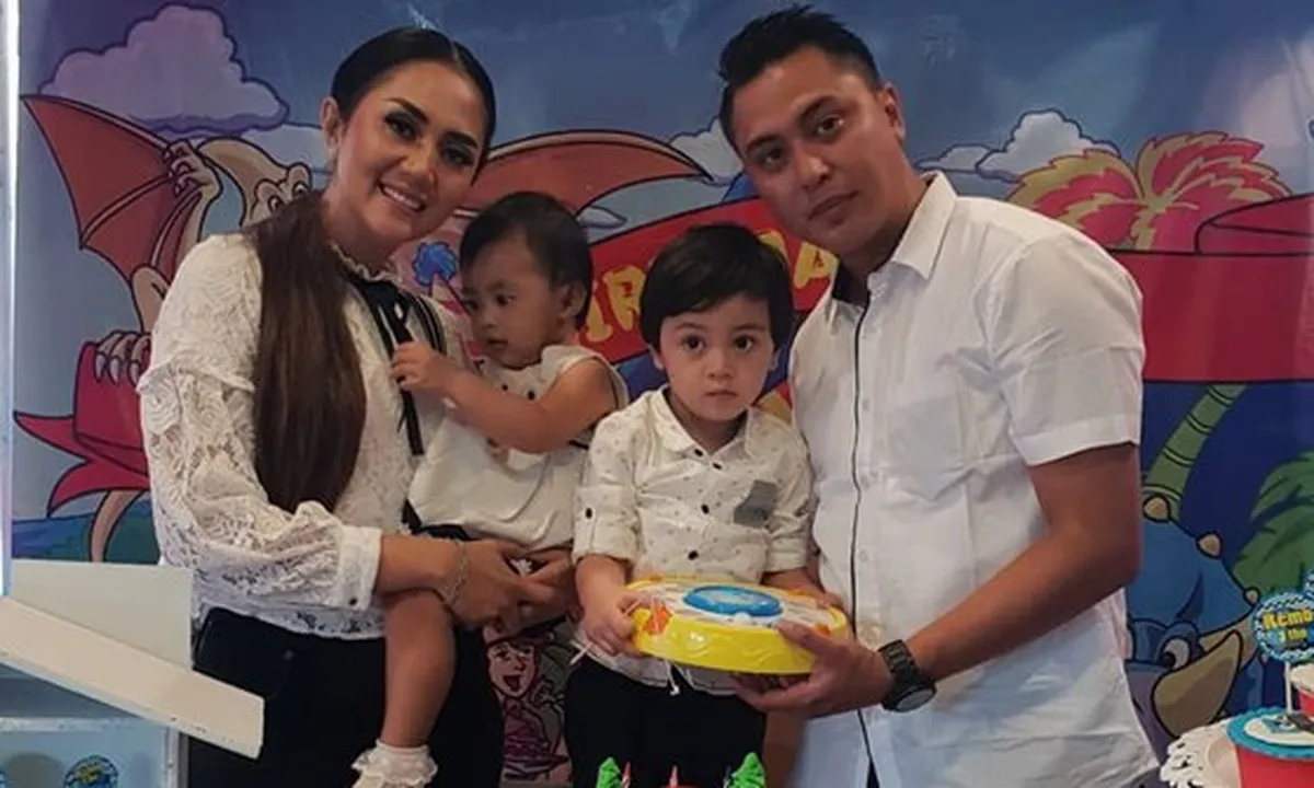 Rayakan Ultah Anak Yang Ke-3, Aida Saskia Didampingi Mantan Suami