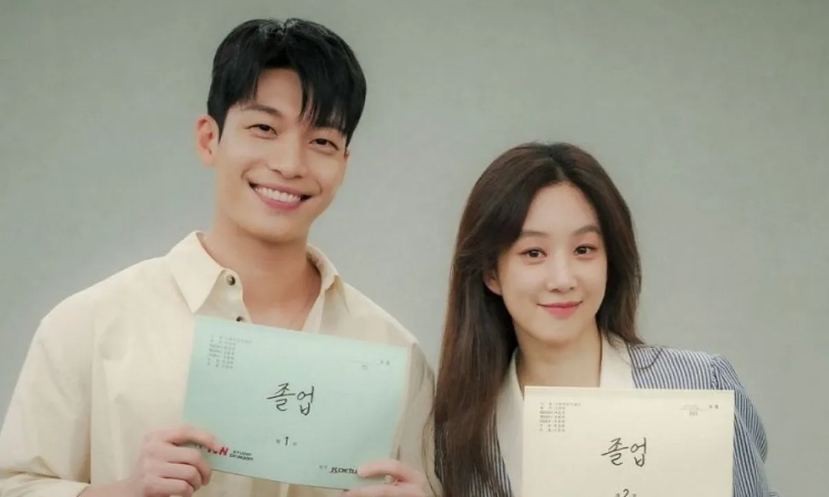 Rekomendasi Drama Korea yang Dibintangi Kim E Jun, Terbaru Resident Playbook