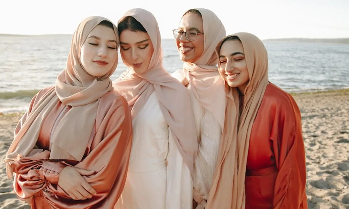Rekomendasi Warna OOTD Hijab Simple tapi Mewah yang Cocok untuk Lebaran