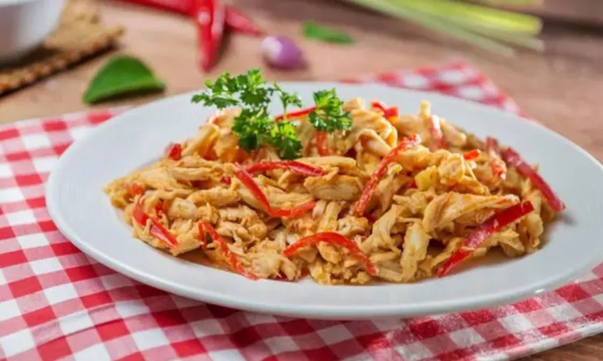 Resep Praktis Ayam Suwir yang Mudah dan Menggugah Selera
