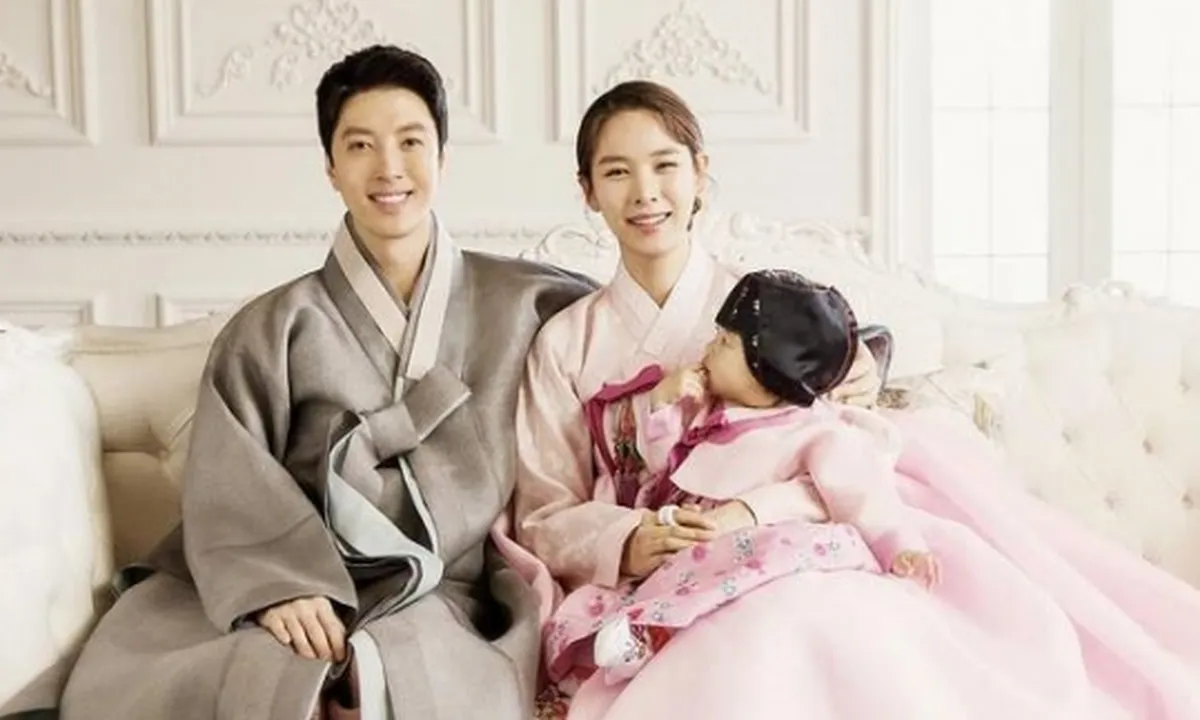 Resmi Cerai Dari Lee Dong Gun, Jo Yoon Hee Hapus Semua Postingan Instagram