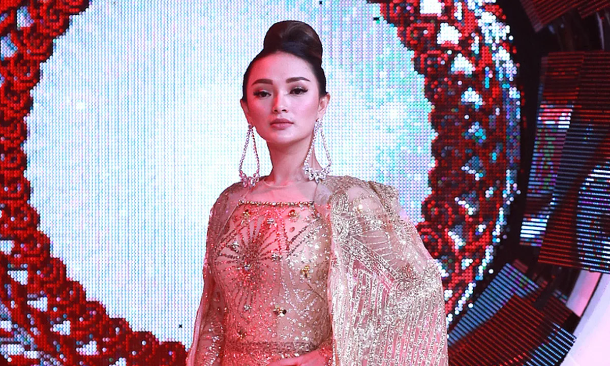 Rilis Lagu 'Ayo Turu', Penampilan Zaskia Gotik Jadi Sorotan