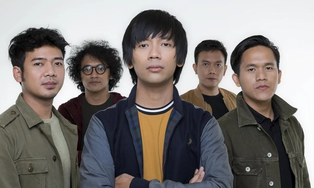 Rilis Single Baru, D'MASIV Ajak Pusakata Eks Payung Teduh